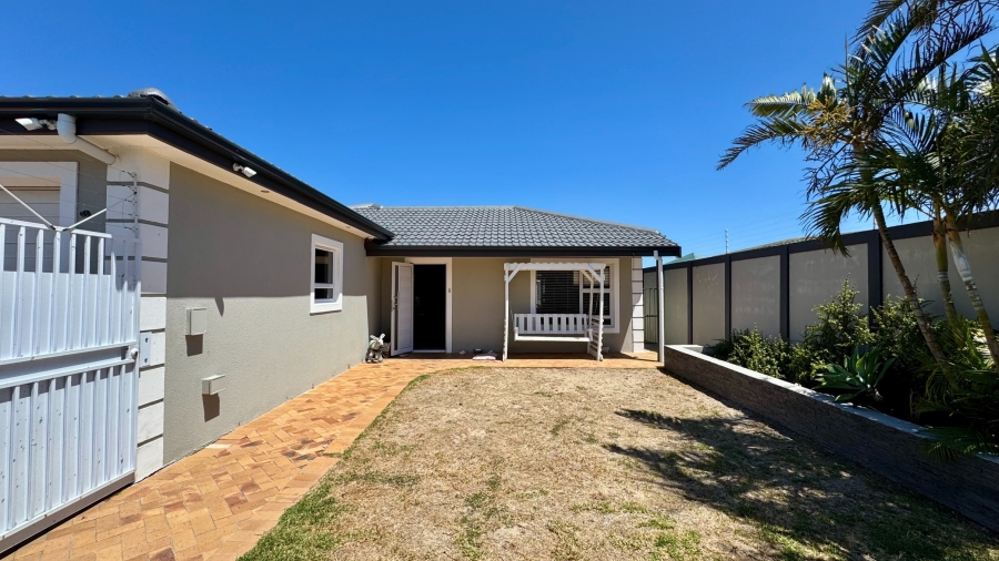 4 Bedroom Property for Sale in Strand South Western Cape